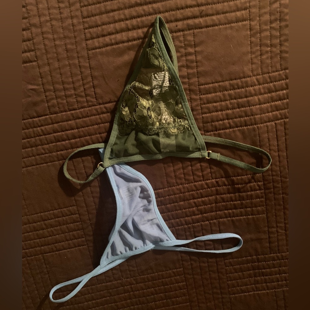 Selling Victoria’s Secret thongs nwt any questions ask 😊🌸